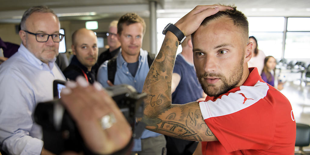 Haris Seferovic vor dem WM-Qualifikationsspiel in Lettland nach seinen zwei Toren gegen Andorra im Medienfokus