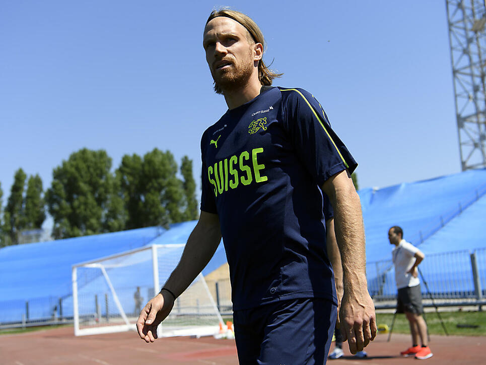 Nationalverteidiger Michael Lang schielt Richtung Bundesliga