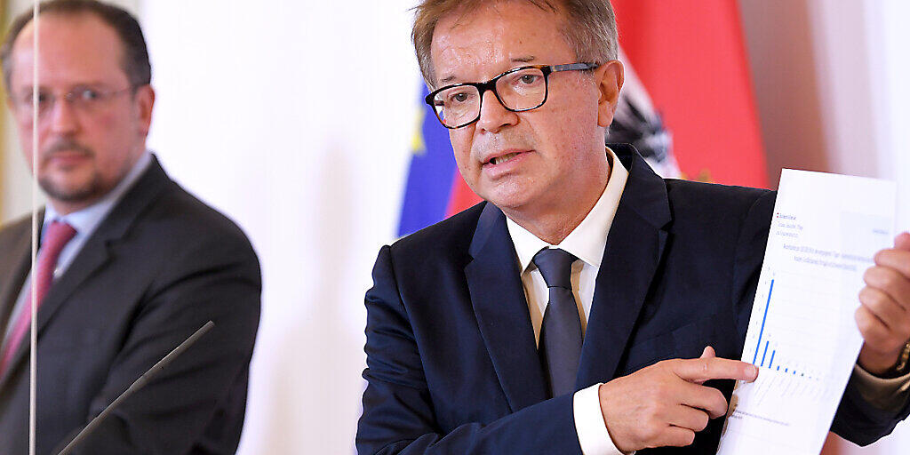 Österreichs Gesundheitsminister Rudolf Anschober spricht in Wien. Foto: Roland Schlager/APA/dpa Österreichs Gesundheitsminister Rudolf Anschober spricht in Wien. Foto: Roland Schlager/APA/dpa