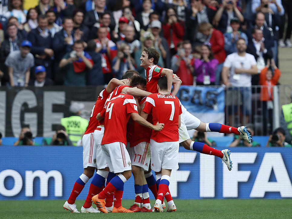 Das russische Nationalteam schoss sich mit einem 5:0 gegen Saudi-Arabien zurück in die Herzen der heimischen Fans