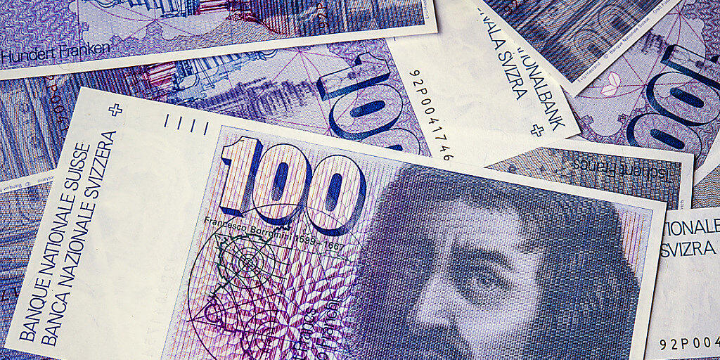 Wer alte Banknoten besitzt, soll diese zeitlich unbeschränkt umtauschen können. Das schlägt der Bundesrat vor. Heute gilt eine Frist von 20 Jahren. (Archivbild)