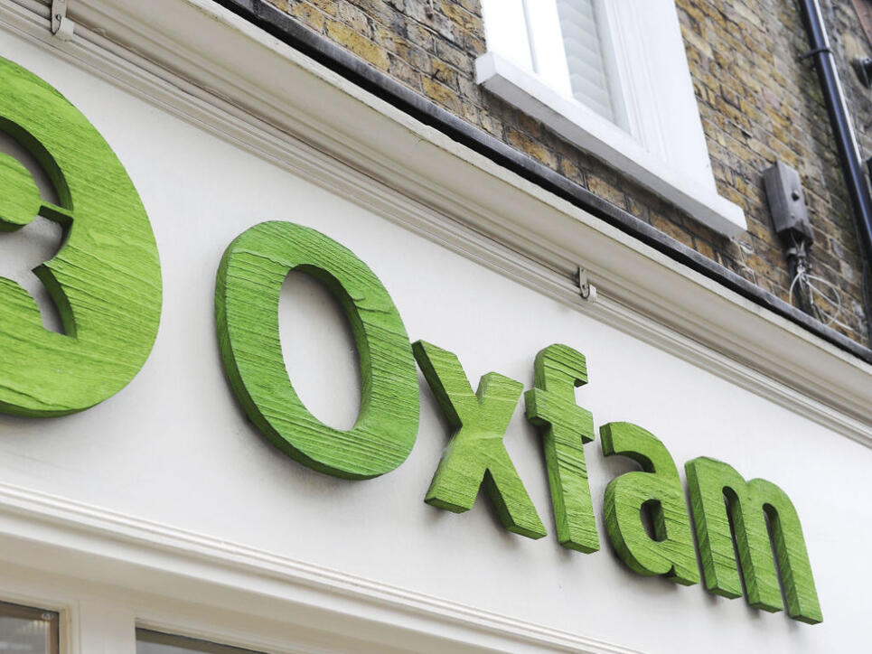 Für die Hilfsorganisation Oxfam Grossbritannien hat ein Sex-Skandal in ihren Reihen auch finanzielle Folgen: Oxfam hat nun weniger Geld, um Bedürftigen zu helfen.