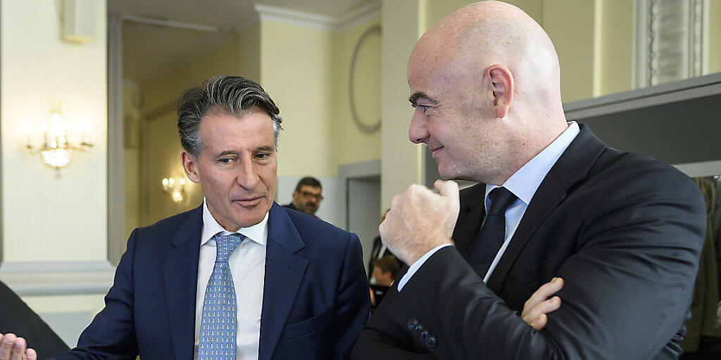 Die FIFA (rechts Präsident Gianni Infantino) will an der WM-Endrunde in Russland die Dopingkontrollen ohne Zutun des Gastgebers durchführen