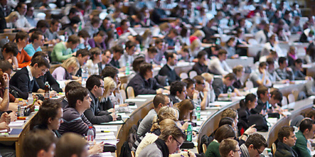 Auslandssemester oder Praktika: Die Teilnahme von Schweizer Studierenden an Austauschprogrammen in Europa wächst. Das zeigt eine neue Studie der nationalen Förderagentur für Austausch und Mobilität Movetia. (Symbolbild)