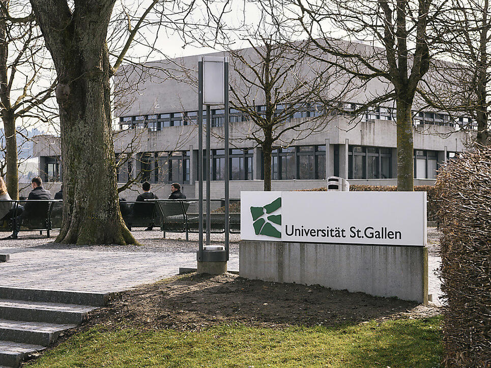 Die Universität St. Gallen (HSG) verlangt von ihrem künftigen Rektor oder der Rektorin einen vollständigen Verzicht auf Nebentätigkeiten.