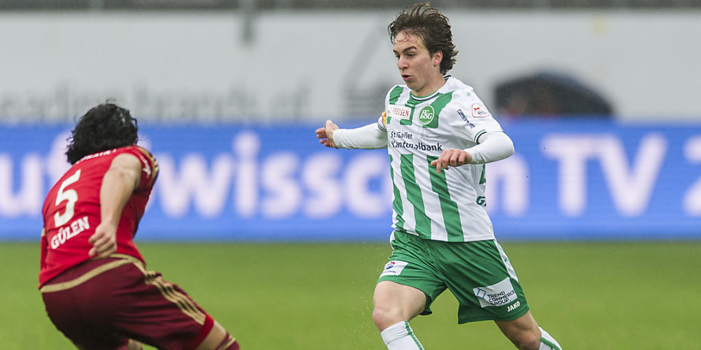 Gianluca Gaudino (am Ball) setzt seine Karriere in der Serie A bei Chievo Verona fort