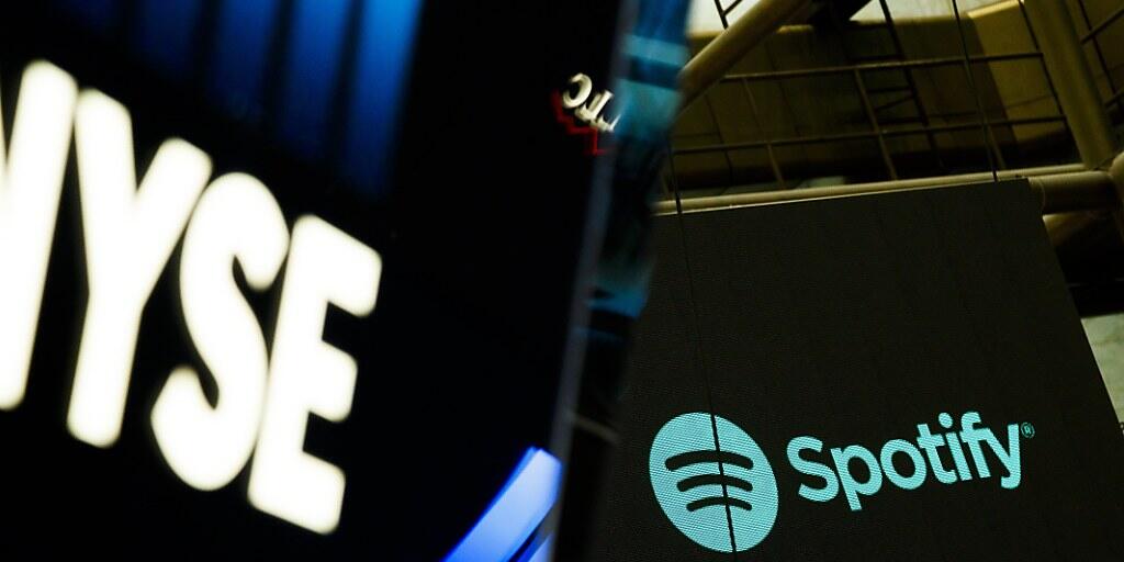 Die Spotify-Aktien habe am ersten Tag ihrer Platzierung an der New Yorker Börse kräftig an Wert gewonnen.