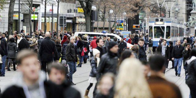 2013 lebten 8'139'600 Menschen in der Schweiz (Symbolbild)