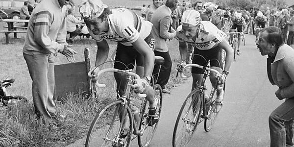 Claude Criquielion (links) an der Tour de Suisse 1985 vor Beat Breu