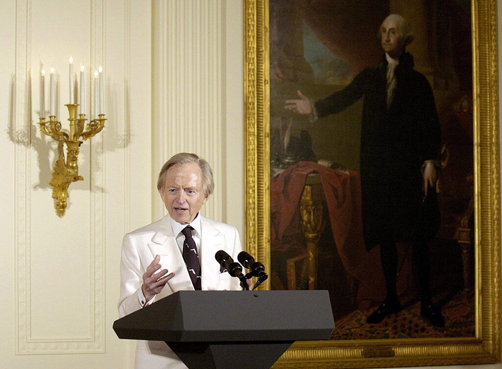Der US-Schriftsteller Tom Wolfe ist im Alter von 88 Jahren gestorben. Der US-Schriftsteller Tom Wolfe ist im Alter von 88 Jahren gestorben.