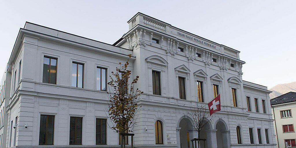 Seit Dienstag stehen ein ehemaliger SBB-Mitarbeiter und drei Geschäftsleute vor dem Bundesstrafgericht in Bellinzona. (Archiv)
