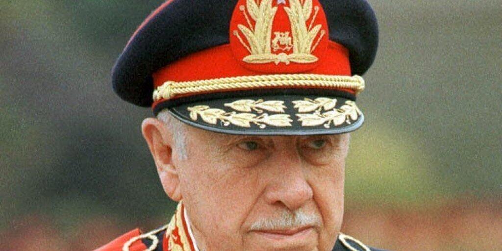 Die Witwe und Kinder des 2006 verstorbenen chilenischen Ex-Diktators Augusto Pinochet erhalten ein Millionen-Vermögen zurück. (Archivbild)
