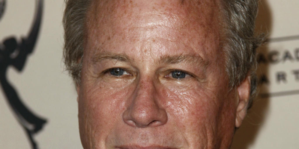 John Heard war vor allem als Vater des von Macaulay Culkin gespielten Jungen in den Filmen "Kevin - Allein zu Haus" (1990) und "Kevin - Allein in New York" (1992) bekannt. John Heard war vor allem als Vater des von Macaulay Culkin gespielten Jungen in den Filmen "Kevin - Allein zu Haus" (1990) und "Kevin - Allein in New York" (1992) bekannt.