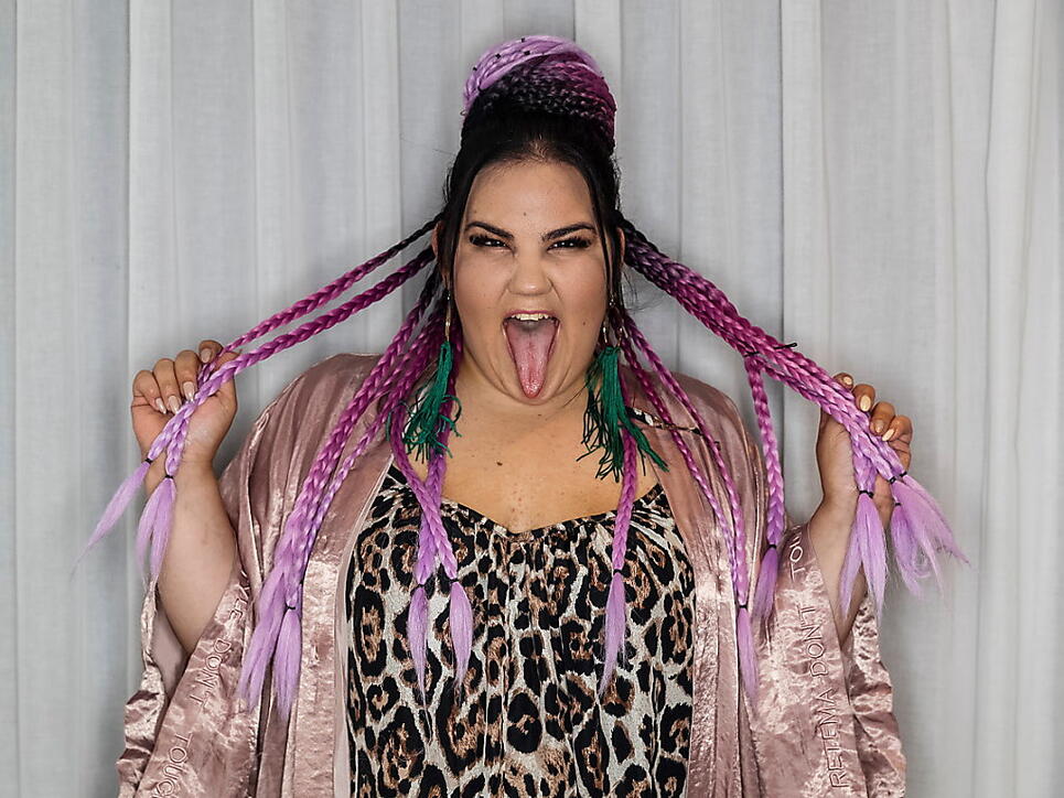 Die israelische Sängerin Netta Barzilai hatte im vergangenen Mai den Eurovision Song Contest gewonnen. Als Austragungsort für den nächsten ESC haben sich die Veranstalter nun Tel Aviv ausgesucht - und die Forderung gestellt, dass auch Israel-kritische Aktivisten einreisen dürfen. (Archiv)
