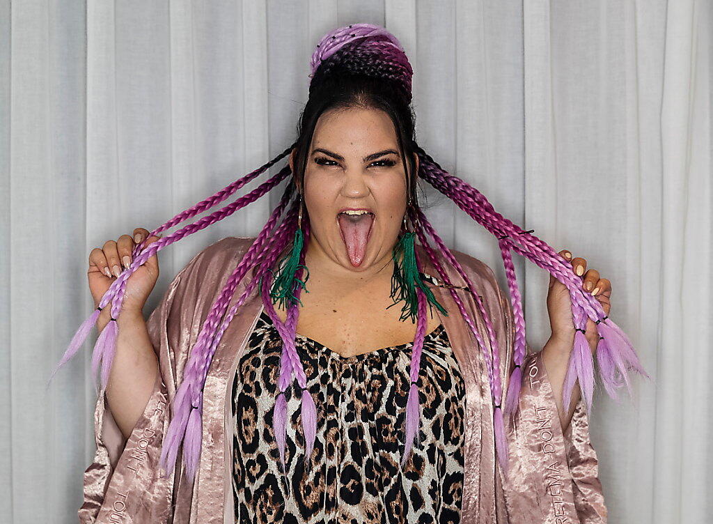 Die israelische Sängerin Netta Barzilai hatte im vergangenen Mai den Eurovision Song Contest gewonnen. Als Austragungsort für den nächsten ESC haben sich die Veranstalter nun Tel Aviv ausgesucht - und die Forderung gestellt, dass auch Israel-kritische Aktivisten einreisen dürfen. (Archiv)