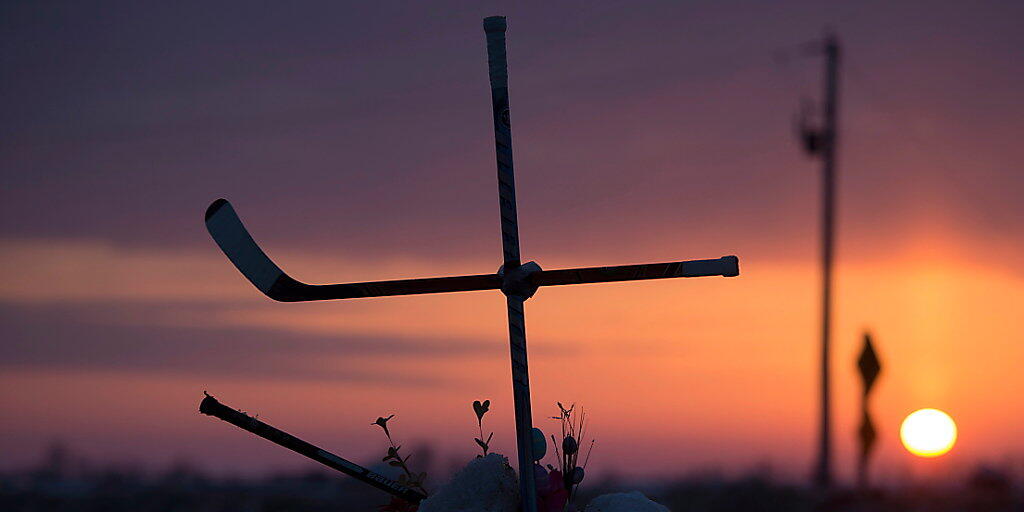Ganz Kanada trauert um die Todesopfer des Eishockey-Teams, die bei einem schweren Busunglück ums Leben gekommen waren.