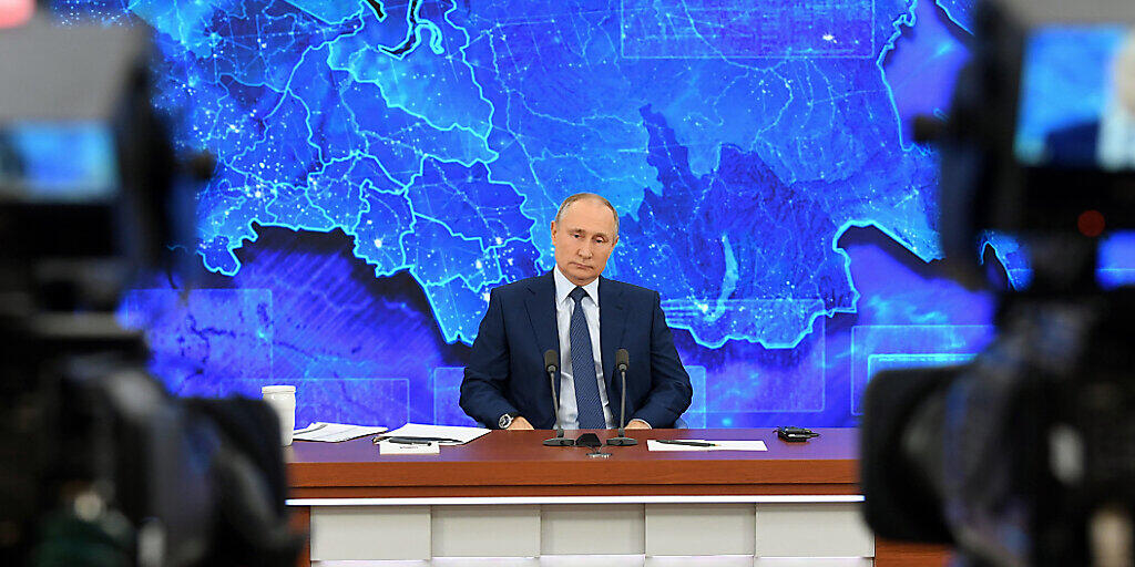 dpatopbilder - Wladimir Putin, Präsident von Russland, spricht bei der großen Pressekonferenz per Video zu Medienvertretern in Moskau. Foto: Aleksey Nikolskyi/Pool Sputnik Kremlin/AP/dpa