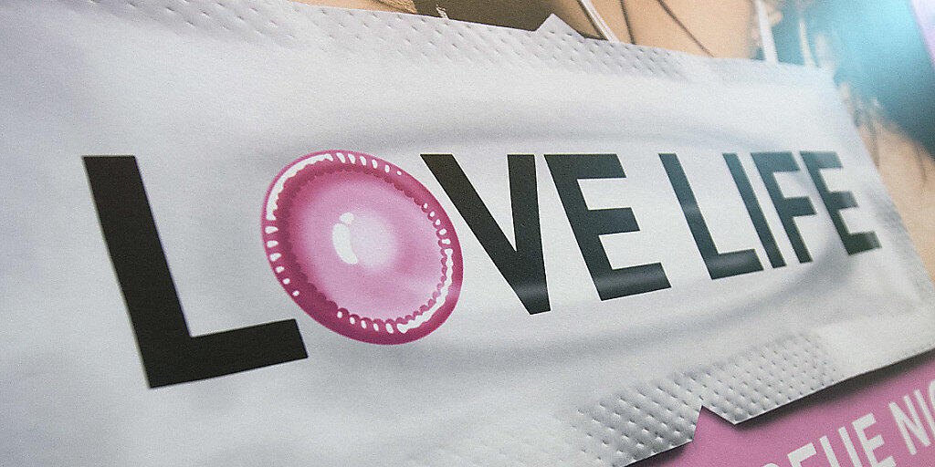 Das Bundesamt für Gesundheit präsentierte die Kampagne "LOVE LIFE - Bereue Nichts" im Mai 2014. Jetzt hat das Bundesgericht eine Beschwerde dagegen abgewiesen. (Archiv)