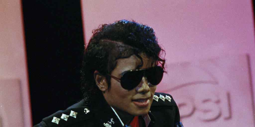 Der 2009 verstorbene "King of Pop" verdient nach wie vor rund 825 Millionen Dollar pro Jahr: Michael Jackson in einer Aufnahme aus dem Jahr 1986. Der 2009 verstorbene "King of Pop" verdient nach wie vor rund 825 Millionen Dollar pro Jahr: Michael Jackson in einer Aufnahme aus dem Jahr 1986.
