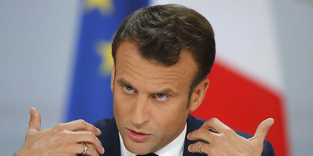 Der französische Präsident Emmanuel Macron kündigt eine Steuersenkung an. "Diejenigen, die arbeiten" sollten dadurch eine Erleichterung erhalten.