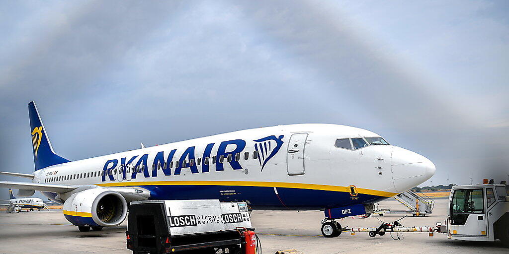 Viele Ryanair-Flieger bleiben am Freitag am Boden. (Archivbild)