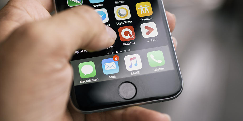 Immer mehr im Trend: Geschäfte übers Handy abwickeln. Die digitale Identität ist auf dem Vormarsch. Nun will der Kanton Schaffhausen eine elektronische ID einführen.