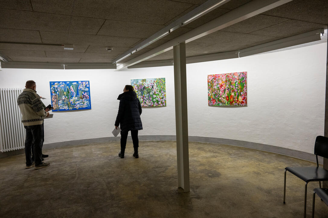 Vernissage «Flowers to go» von Yael Teitler im Gasometer, Triesen