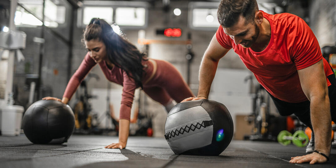 Workout und Cardiotraining bringen den Körper in Form. Workout und Cardiotraining bringen den Körper in Form.