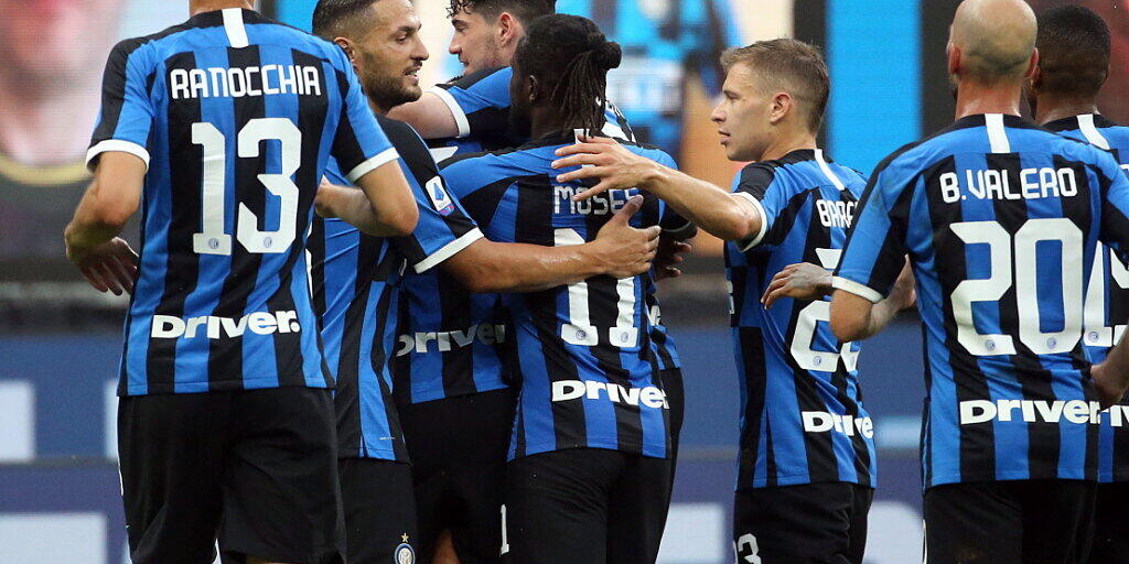 Sechs Mal konnten die Inter-Spieler gegen Brescia jubeln: hier nach dem 4:0 von Roberto Gagliardini
