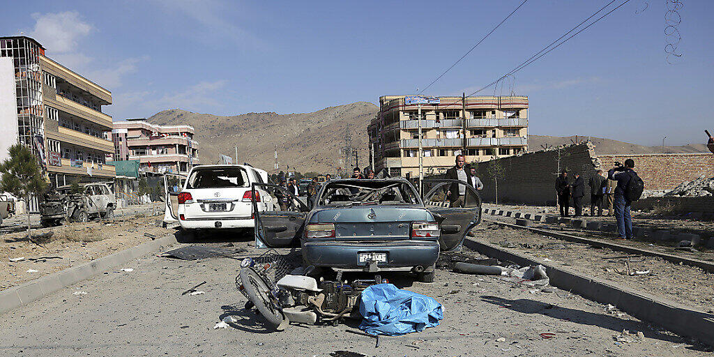 Bei einem Autobombenanschlag in der afghanischen Hauptstadt Kabul sind mindestens zwölf Menschen getötet und zahlreiche verletzt worden.