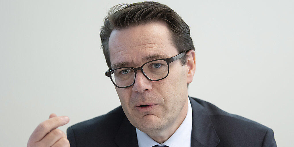 Benedikt Würth (CVP) hat im Kanton St. Gallen den Ständeratssitz von Karin Karin Keller-Sutter (FDP) erobert. Der 51-Jährige setzte sich im zweiten Wahlgang gegen Susanne Vincenz-Stauffacher (FDP) und Mike Egger (SVP) durch. Benedikt Würth (CVP) hat im Kanton St. Gallen den Ständeratssitz von Karin Karin Keller-Sutter (FDP) erobert. Der 51-Jährige setzte sich im zweiten Wahlgang gegen Susanne Vincenz-Stauffacher (FDP) und Mike Egger (SVP) durch.