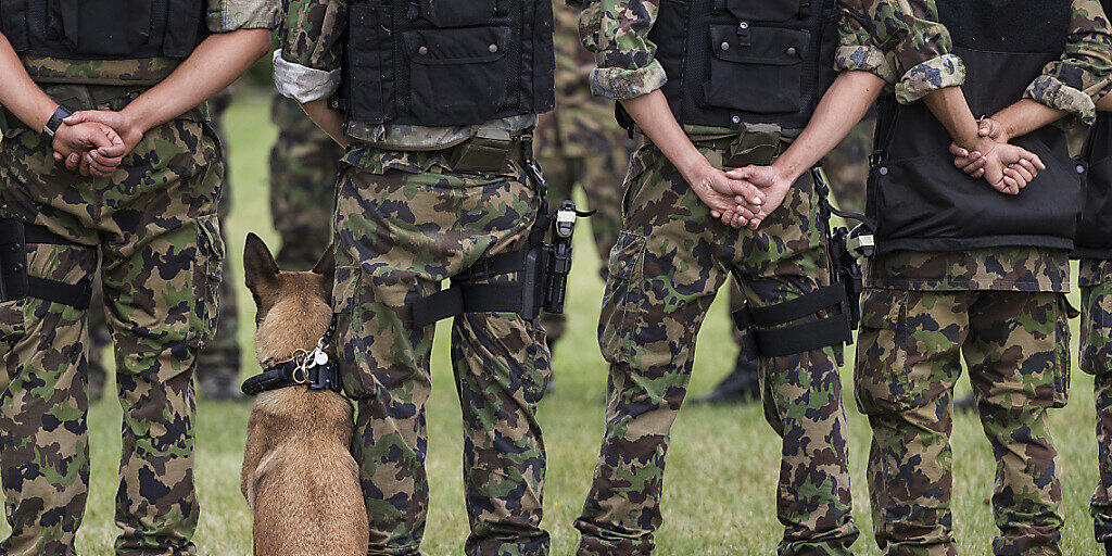 91 Rekruten litten in Sitten unter Durchfall. Es handelt sich laut Armee-Angaben um eher leichte Fälle. Niemand musste hospitalisiert werden. (Archivbild)