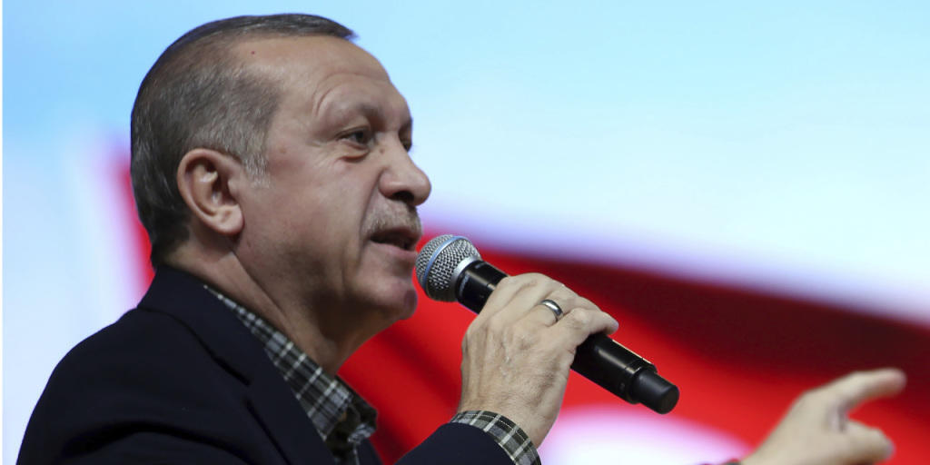 Der türkische Präsident Recep Tayyip Erdogan redet sich am Sonntag in Istanbul einmal mehr in Rage. Der türkische Präsident Recep Tayyip Erdogan redet sich am Sonntag in Istanbul einmal mehr in Rage.