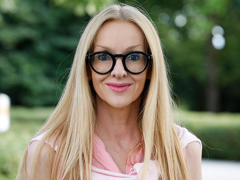 Die für die Schweiz startende deutsche Bachmannpreis-Bewerberin Corinna T. Sievers versuchte am Freitag, die Jury mit einer Geschichte über eine sexsüchtige Zahnärztin zu provozieren. Das Gremium gab sich abgebrüht. (zVg ORF)