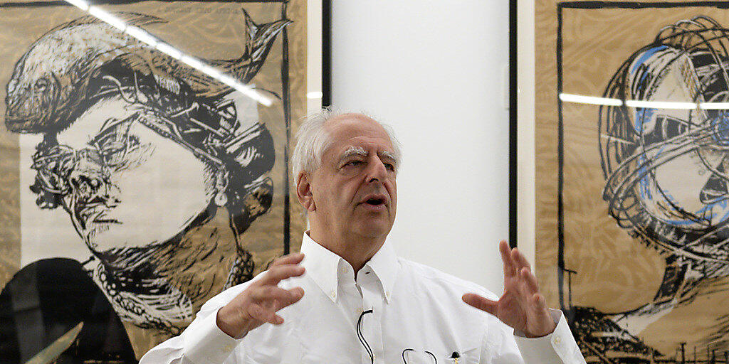 William Kentridge vor seinen Werken im Haus für Gegenwartskunst des Kunstmuseums Basel.