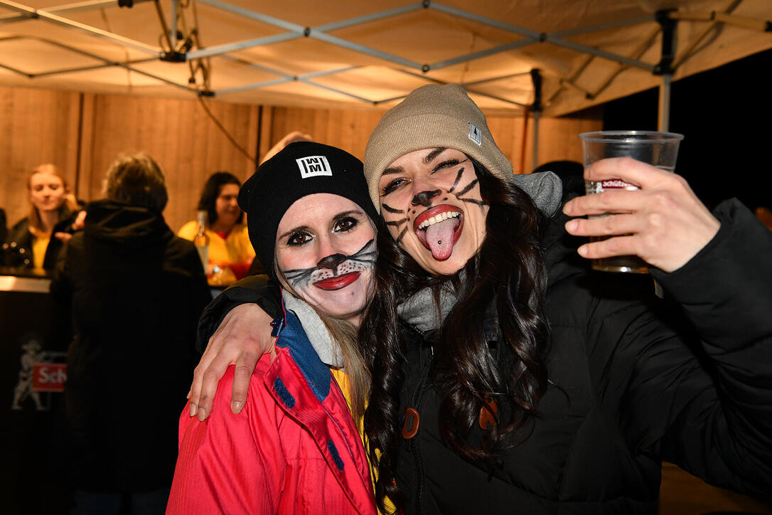Monsterkonzert und Maskenball in Gams