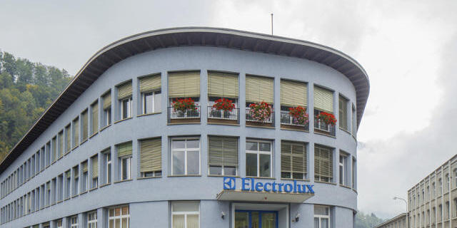 Das Gebäude von Electrolux in Schwanden, Kanton Glarus (Archiv) Das Gebäude von Electrolux in Schwanden, Kanton Glarus (Archiv)