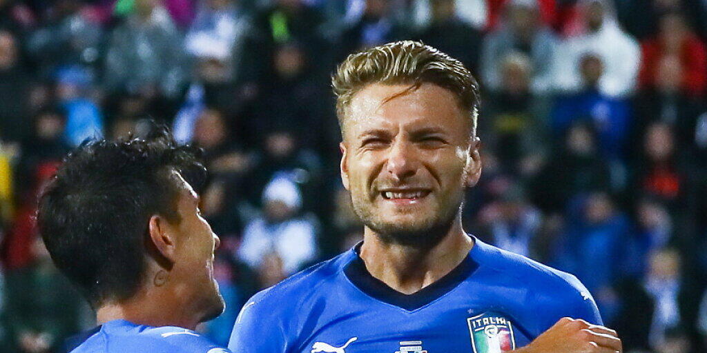Die Italiener Ciro Immobile (rechts) und Lorenzo Pellegrini nach dem Führungstor in Finnland Die Italiener Ciro Immobile (rechts) und Lorenzo Pellegrini nach dem Führungstor in Finnland