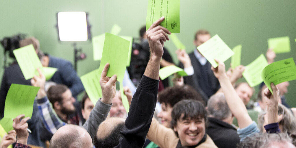 Ja zu sozialem Klimaschutz: Die Delegierten der Grünen stimmten am Samstag in Frauenfeld für eine soziale Wohn- und Verkehrspolitik sowie für einen nachhaltigen Finanzplatz.