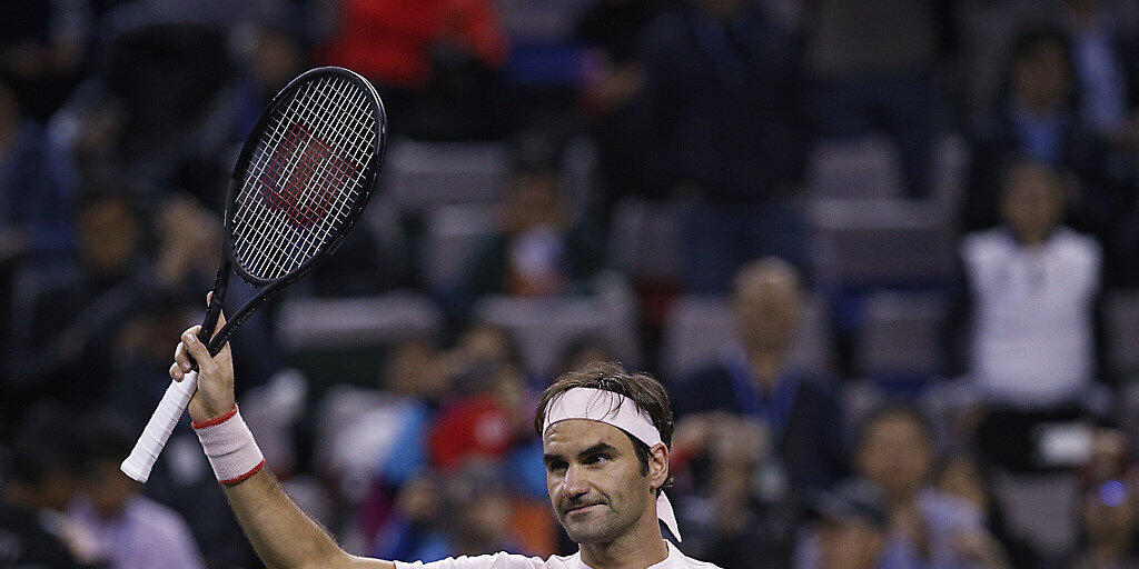 Roger Federer darf sich in Schanghai von den Fans nach seinem Gala-Auftritt feiern lassen