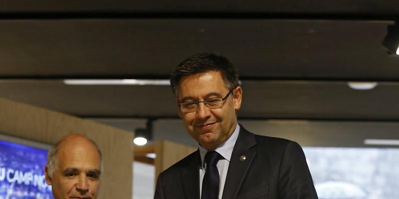 Der FC Barcelona mit Präsident Josep Maria Bartomeu akzeptiert eine Millionenstrafe wegen Unregelmässigkeiten beim Transfer von Neymar