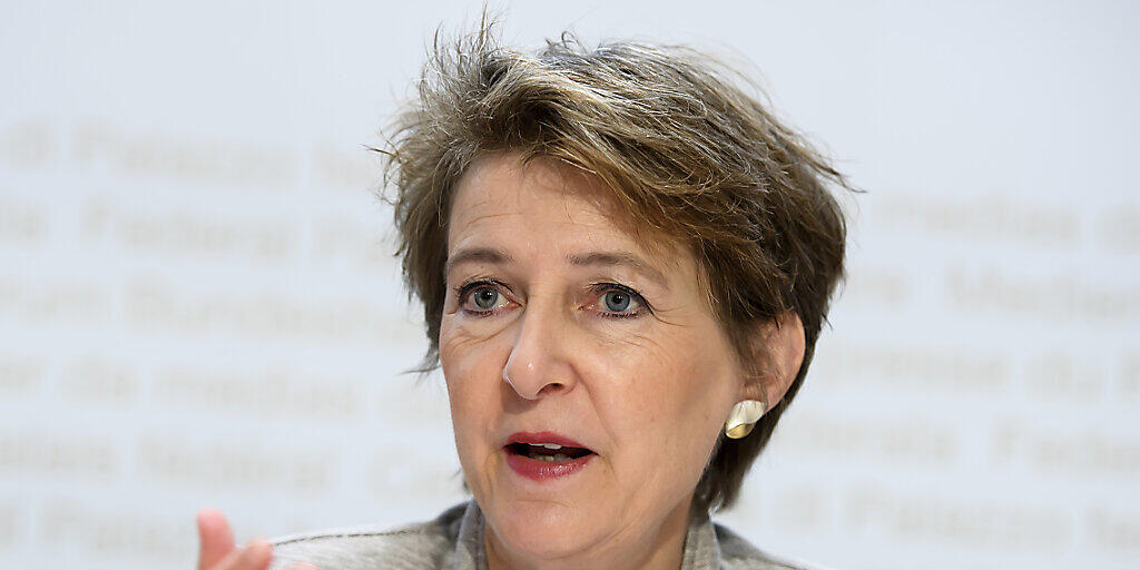 Verkehrsministerin Simonetta Sommaruga ist erleichtert, dass sich SBB und BLS geeinigt haben. Bei einem Rechtsstreit hätte es nur Verlierer gegeben, ist sie überzeugt.