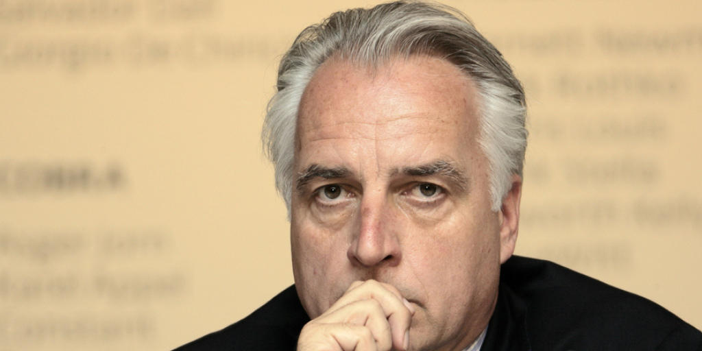 Martin Roth, der damalige Generaldirektor der Staatlichen Kunstsammlungen Dresden (SKD), aufgenommen im Mai 2008 in Berlin. Der frühere Direktor des Londoner Victoria and Albert Museums starb nach schwerer Krankheit am Sonntagmorgen in Berlin. (Archiv) Martin Roth, der damalige Generaldirektor der Staatlichen Kunstsammlungen Dresden (SKD), aufgenommen im Mai 2008 in Berlin. Der frühere Direktor des Londoner Victoria and Albert Museums starb nach schwerer Krankheit am Sonntagmorgen in Berlin. (Archiv)
