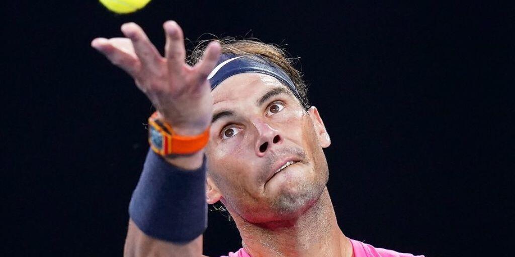 Rafael Nadal ist Rechtshänder, liess sich aber auf links "drehen", weil Linkshändigkeit in Kontaktsportarten ein Vorteil ist. (Archivbild) Rafael Nadal ist Rechtshänder, liess sich aber auf links "drehen", weil Linkshändigkeit in Kontaktsportarten ein Vorteil ist. (Archivbild)
