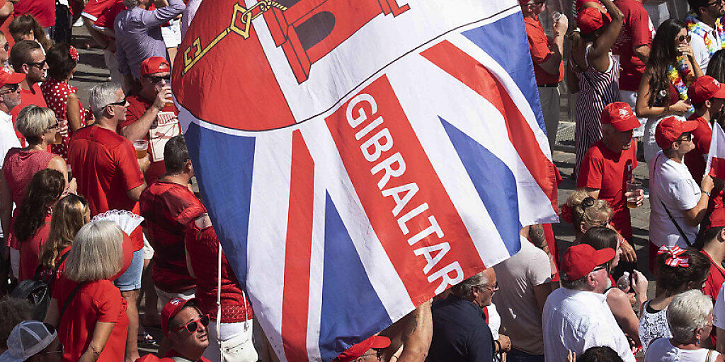Der erste Pflichtspielsieg wird in Gibraltar gefeiert
