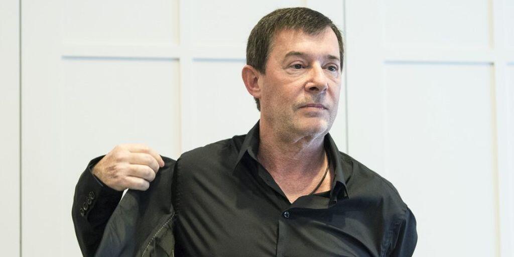 Stephan Märki, Intendant von Konzert Theater Bern, hat an einer Medienkonferenz am Freitag seinen sofortigen Rücktritt bekanntgegeben. Grund sei seine Beziehung zu Sophie-Thérèse Krempl, der Leiterin
Kommunikation bei KTB.