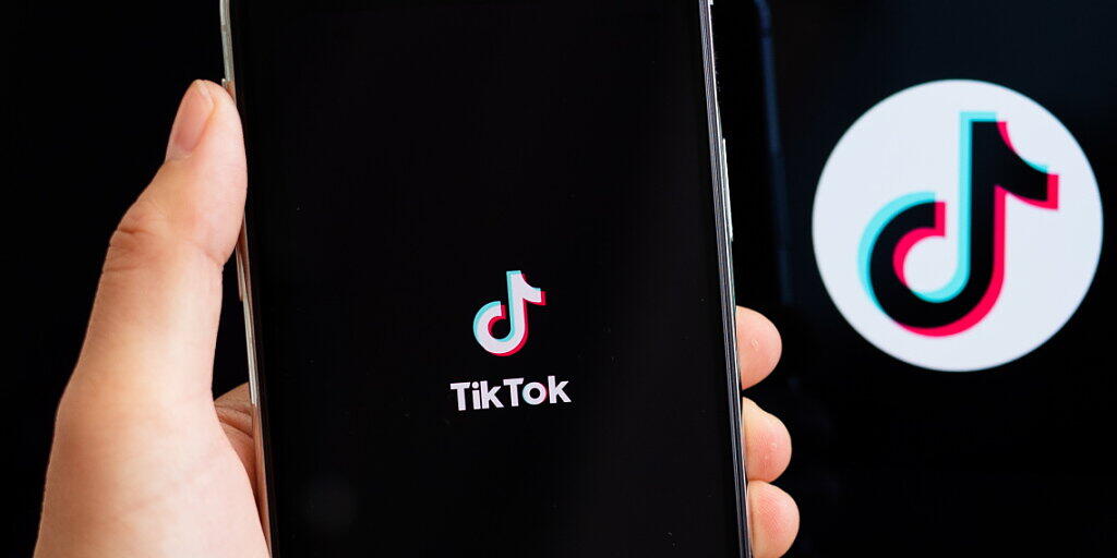 Die USA erwägen offenbar ein Verbot der beliebten Videoplattform TikTok in den Vereinigten Staaten. (Archivbild)