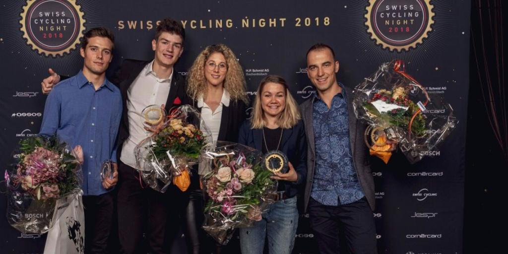 Die Preisträger lassen sich an der Swiss Cycling Night feiern