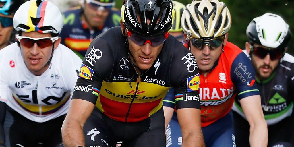Philippe Gilbert (Mitte) muss vorerst aus sein Rennvelo verzichten
