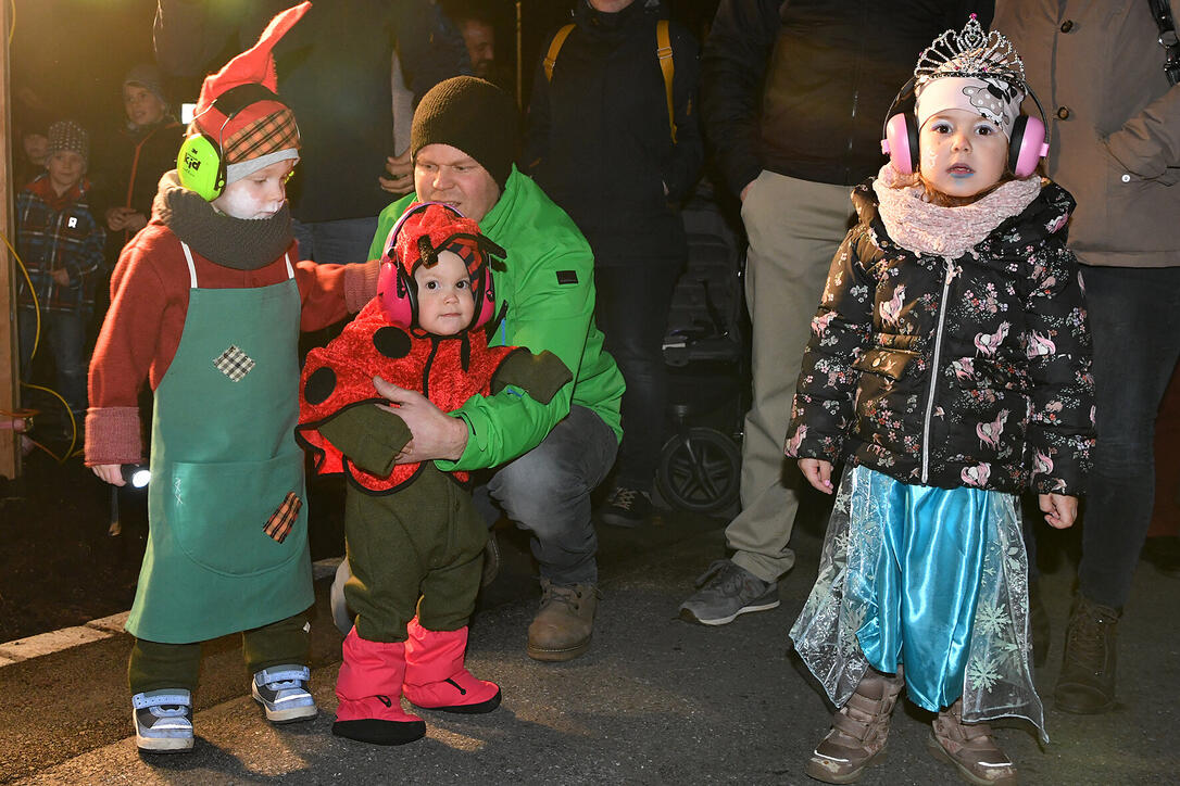 Monsterkonzert und Maskenball in Gams